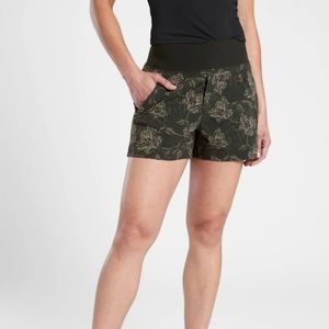 Athleta Trekkie North Printed Short Size 0
